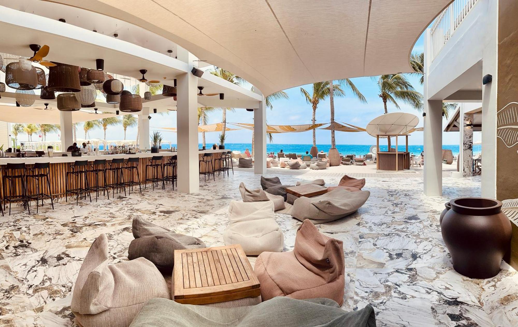 Papagayo Beach Hotel (Adults Only) Вилемстад Екстериор снимка
