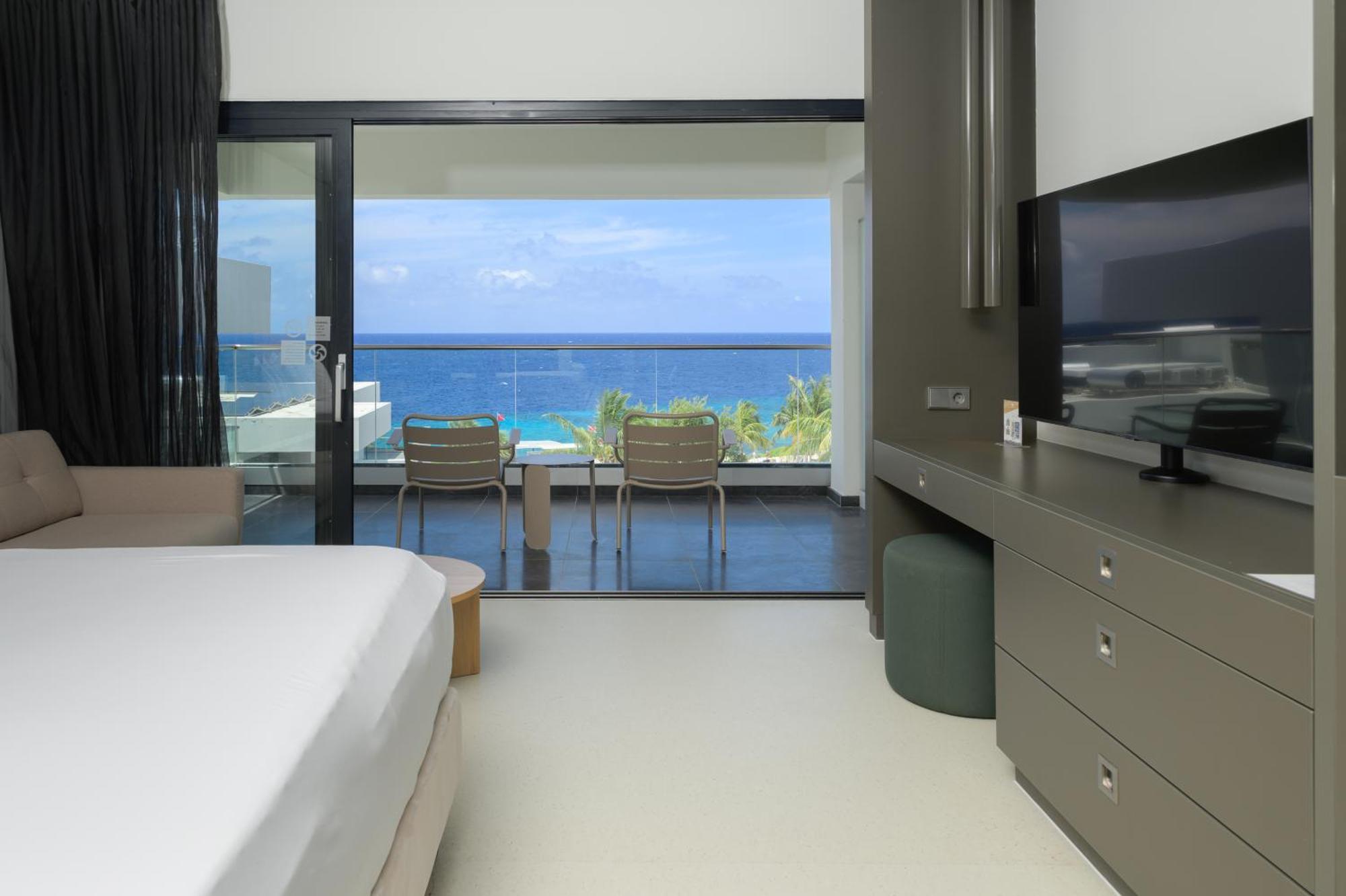 Papagayo Beach Hotel (Adults Only) Вилемстад Екстериор снимка