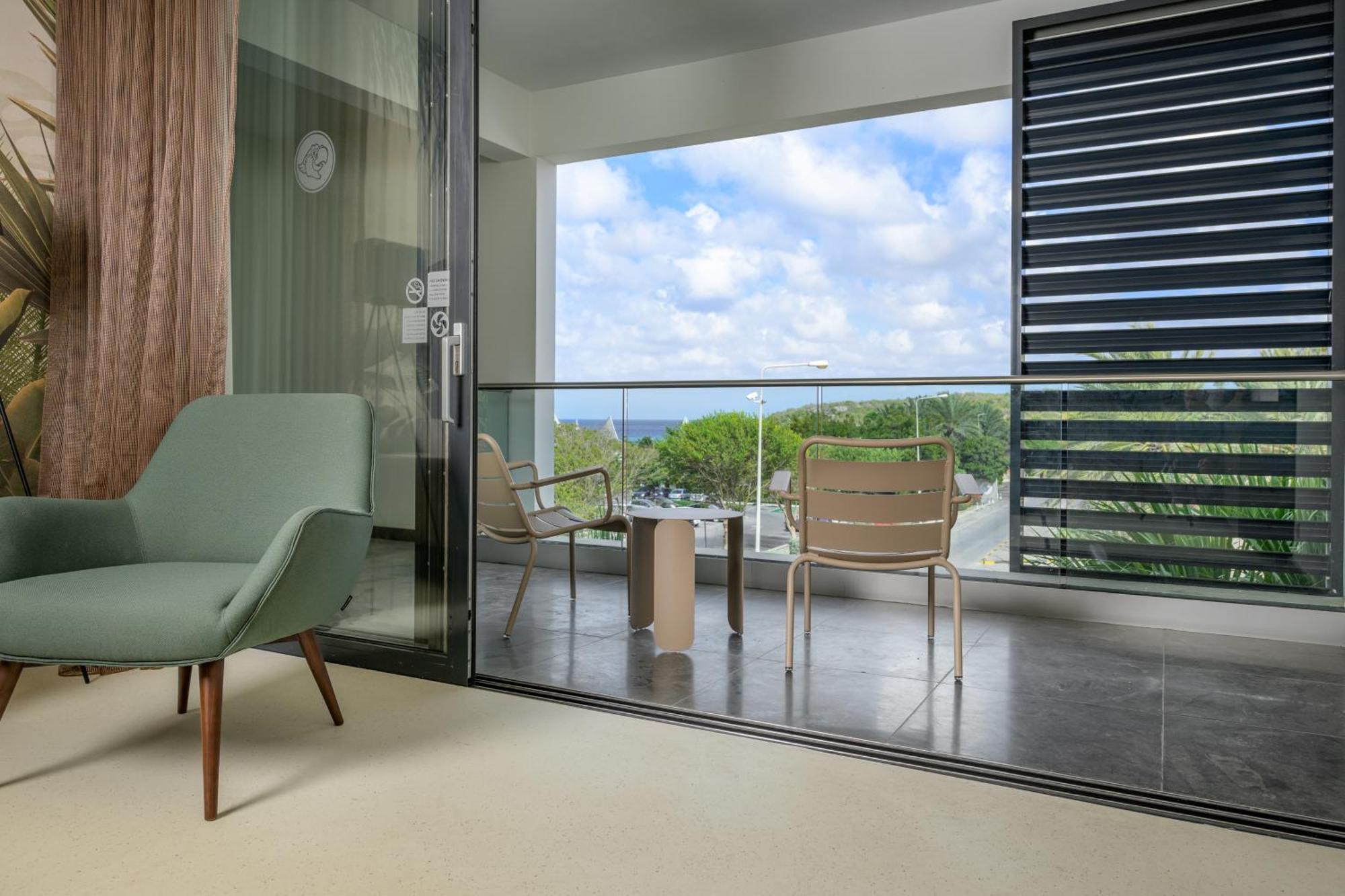 Papagayo Beach Hotel (Adults Only) Вилемстад Екстериор снимка