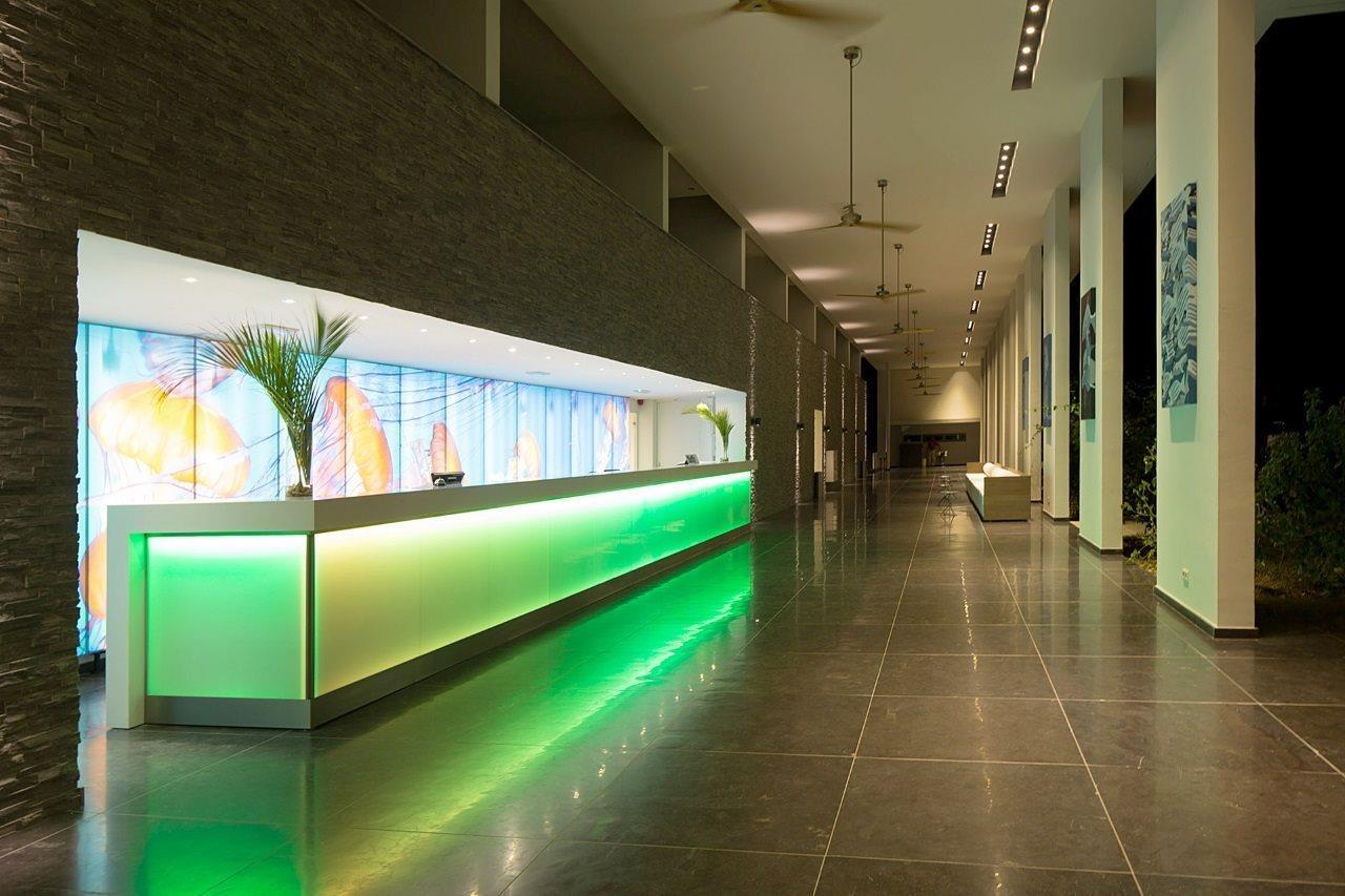 Papagayo Beach Hotel (Adults Only) Вилемстад Екстериор снимка